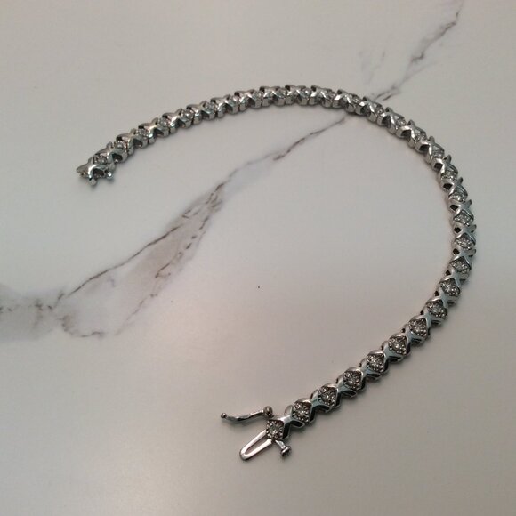 Lady's 10k WHITE Solid Real Gold Diamond XO Hearts and Kisses Bracelet 7.5g - Picture 4 of 8